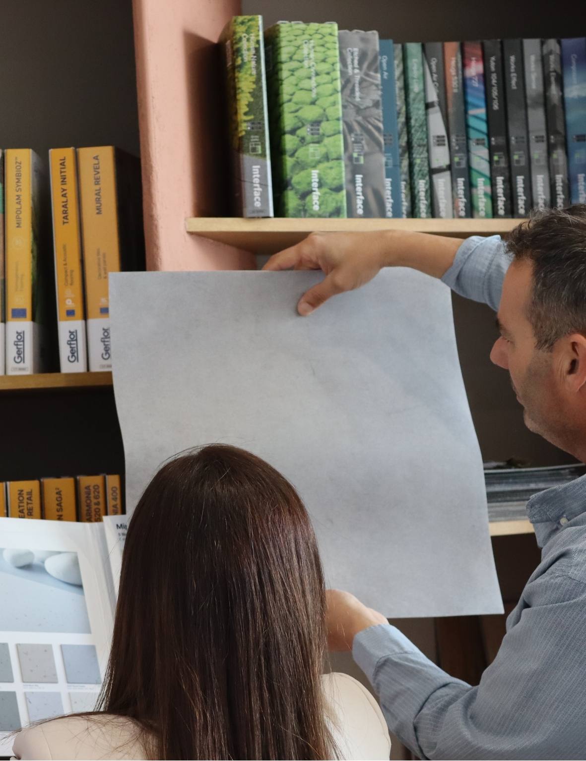 equipo de gutisse eligiendo materiales de altas prestaciones 